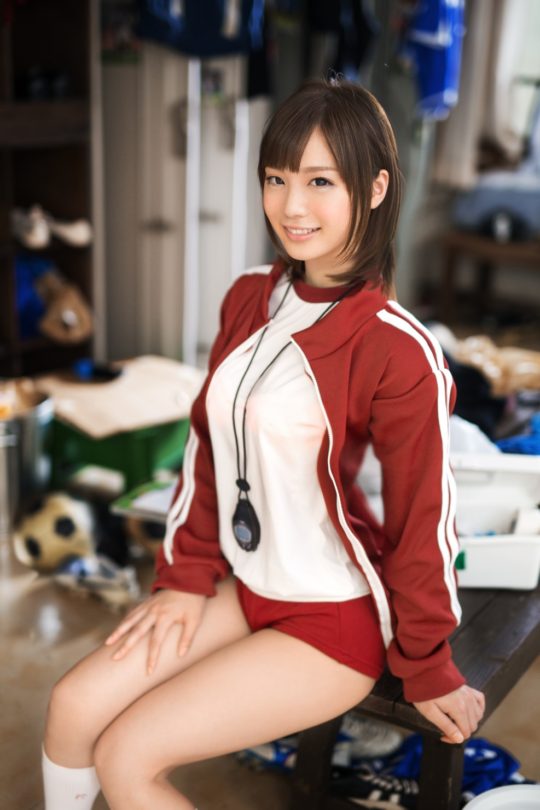 鈴村あいり