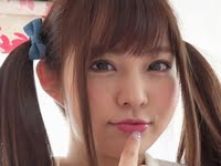 彩乃ななが女子校生の制服を脱いでいきます