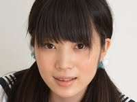 鮎原すみれの白ハイソックスなセーラー服画像