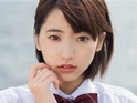 女優タレントの女子校生制服画像