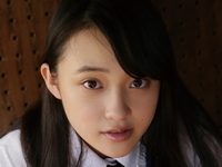 相川結のスレンダー美脚な女子校生制服画像