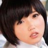 柚木彩花が女子校生の制服姿で痴漢されまくり