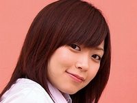 金子しおりのムチムチな女子校生制服画像