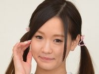 杉原里奈の白ハイソックスな女子校生制服画像