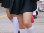 白ハイソックスな街撮り制服女子校生画像その２