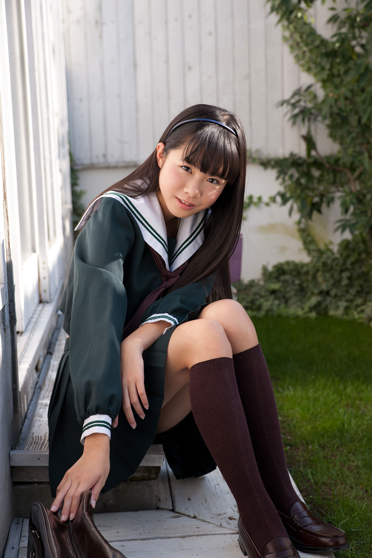 桜あいりのセーラー服とプリスカ制服画像