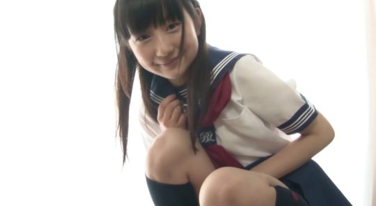 神坂ひなの