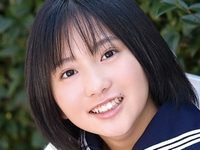 石田果子の透明感がハンパないセーラー服動画