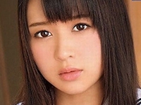 心花ゆらがセーラー服でパパと中出しセックス