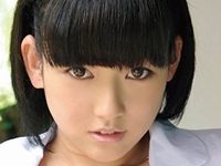 本田真琴がＪＫ制服を脱ぎながら挑発してきます