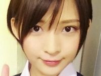 鈴木咲が女子校生の制服でパンチラしまくり
