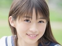 牧野真莉愛の白ソックスなセーラー服画像