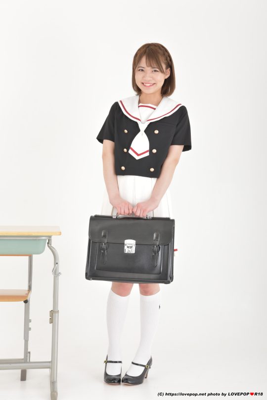 東條なつ