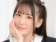 岬愛奈 黒ハイソックスなチェック柄プリスカ制服画像