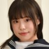 鈴音杏夏 紺ソックスや白ハイソックスな制服画像