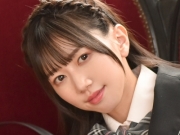 宮本なる 黒ニーハイなプリスカ制服画像