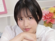 柴崎はる 白ソックスや紺色ハイソックスの制服画像